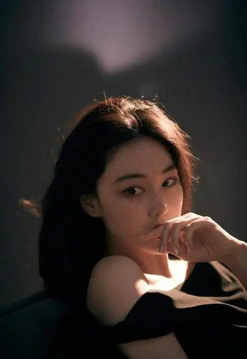 张馨予最新写真