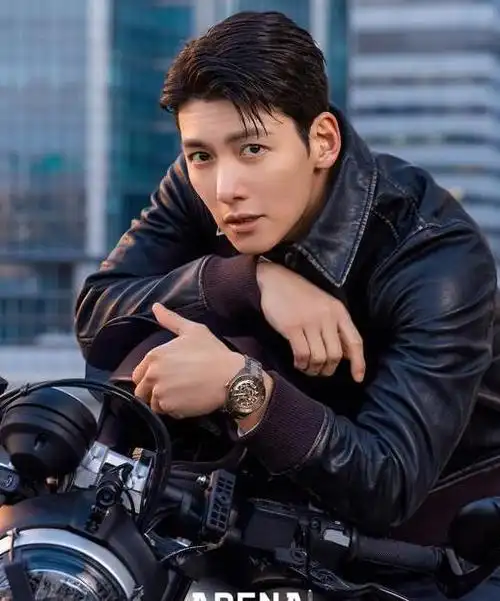 池昌旭arena杂志写真曝光机车皮夹克好朴实