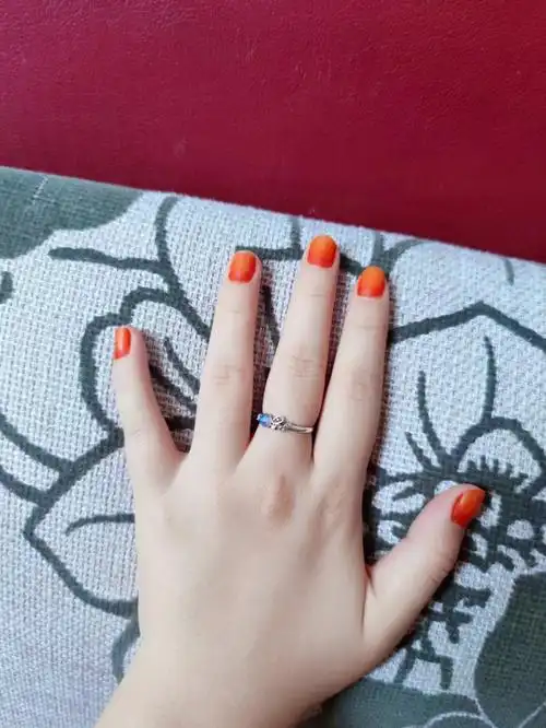 凤仙花染指甲颜色变化过程