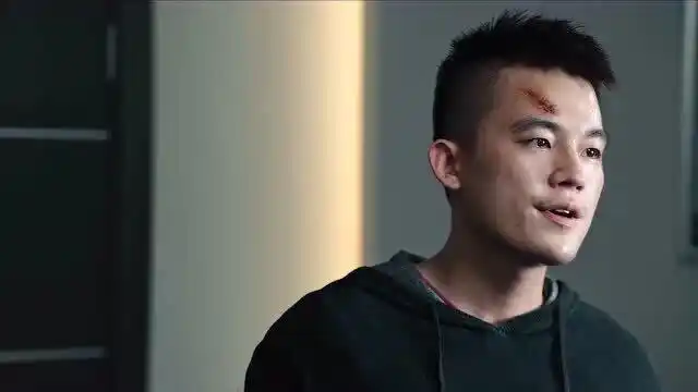 黑白禁区:欧豪受委屈,向警察局长诉苦,演技炸裂!