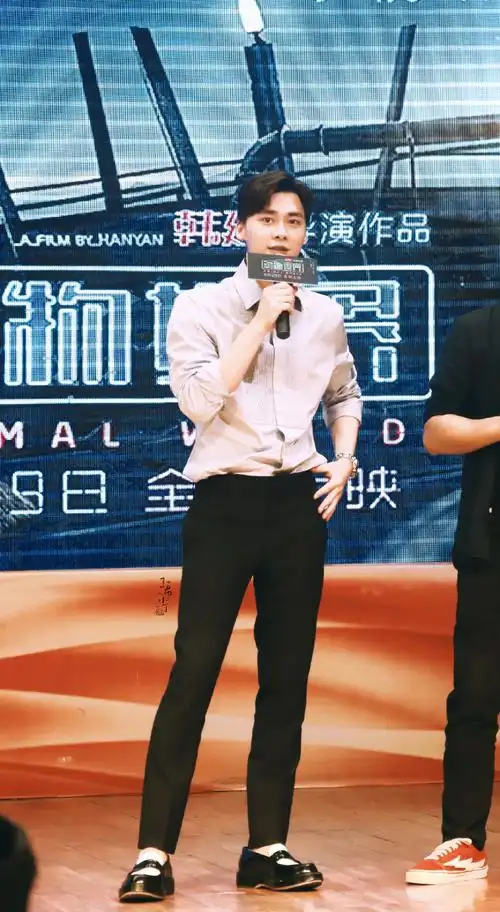 生日快乐98@李易峰    #峰启新一岁,事事常安乐#李易峰超话