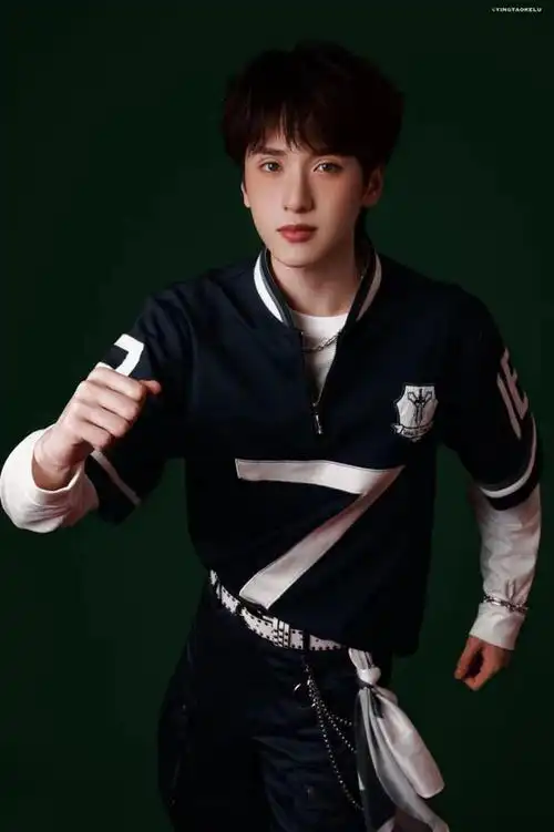 金钱之争:严浩翔给游戏女主播高额打赏引发八卦风波