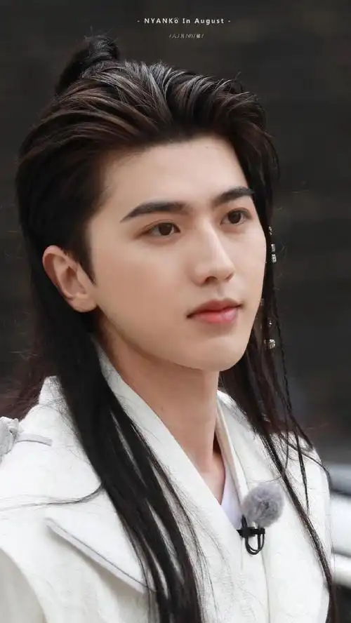 一见周郎误终身 蔡徐坤《奔跑吧》白衣古装路透疑是仙子下凡尘