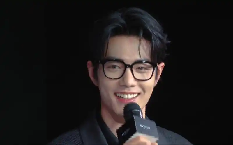 世首帅肖战,你笑起来真好看,全世界最治愈的笑容