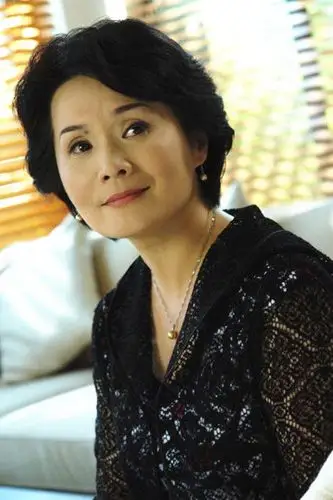 新《半生缘》祖孙三代似姐妹,55岁刘嘉玲比妈显老,奶奶只大11岁