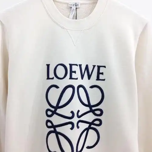 罗意威高仿衣服做的怎么样,韩免loewe靠谱么-时尚街头