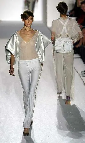 巴黎时装周2003春夏装分外妖娆5