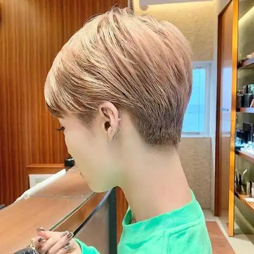 最火发型15款,推边短发卷卷烫发全都有,还有气质女神发型