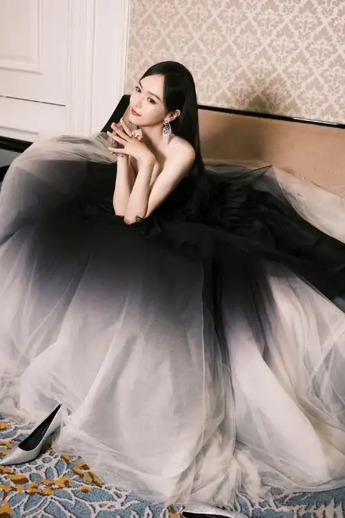 唐嫣渐变色礼服优雅写真图片39