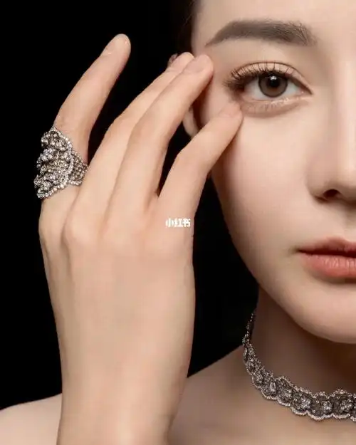 迪丽热巴精彩演绎全新dearest dior珠宝系列