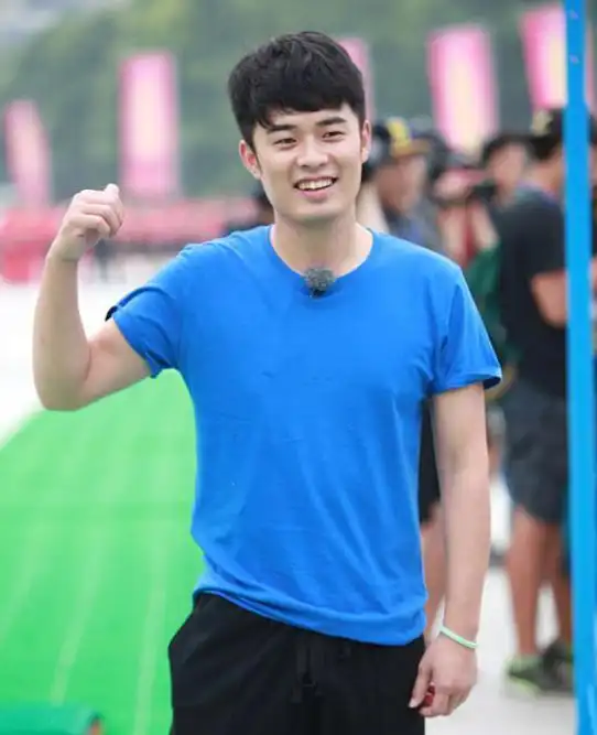 《奔跑吧兄弟》明星童年照曝光 baby从小美陈赫喜感足