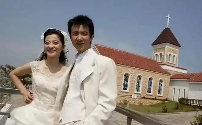 梅婷现任70岁老公_梅婷现任老公曾庆淮_梅婷现任70岁老公曾剑个人资料