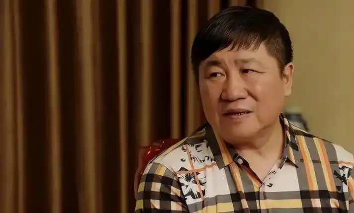 谢大脚的扮演者于月仙老师,宋晓峰的保安队长等都是家喻户晓的人物,可