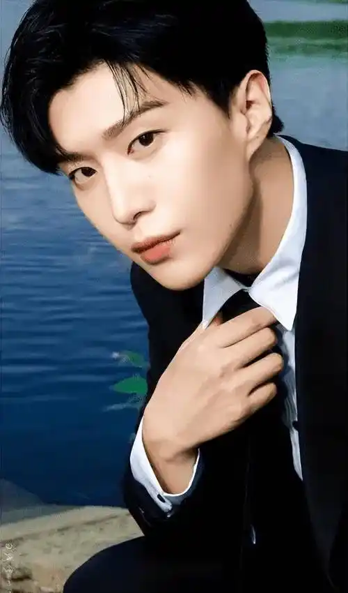 却自封华语乐坛的"神",这8位歌手脸皮真厚_蔡徐坤_孟美岐_华晨宇