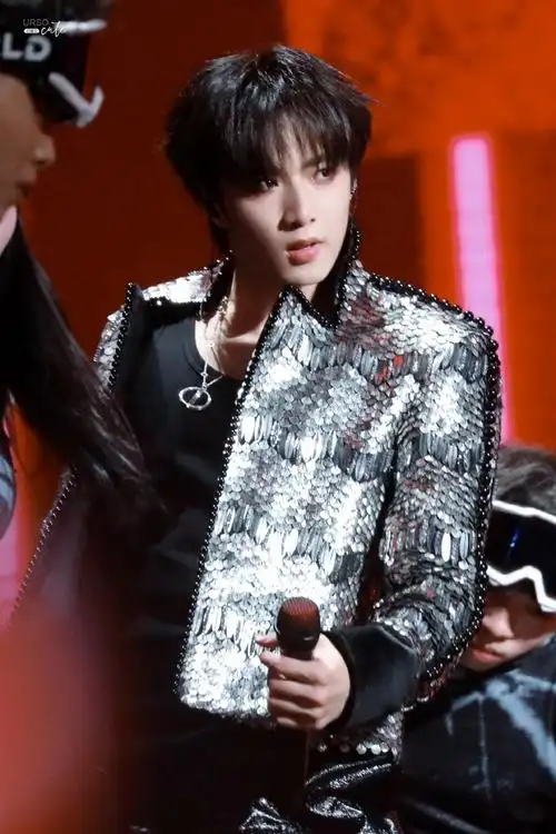 day-1-#刘耀文舞蹈solo#-#刘耀文 唱跳rap全能ace#feel me-刘耀文舞台