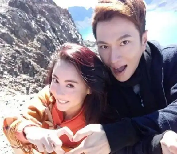 同时,也有网友在猜测这三胎儿子的生父是否曾是张柏芝以前的外国绯闻