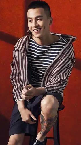 可能是欧豪经常留这个发型吧,所以论男星寸头,他的排名还是很靠前的.