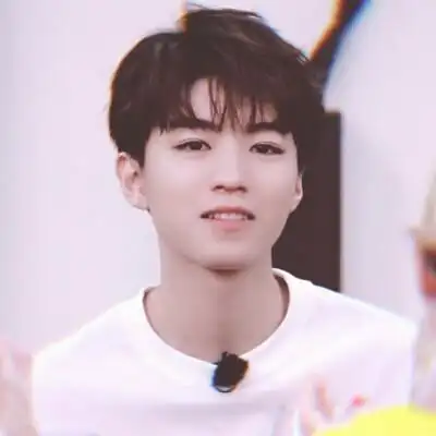 王俊凯自调头像