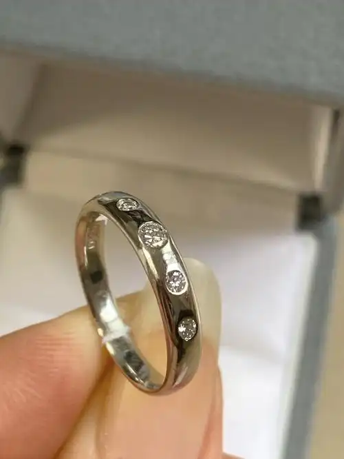 pt900五颗小钻戒指95钻石960.2克拉,重量5克.成本价出902900元