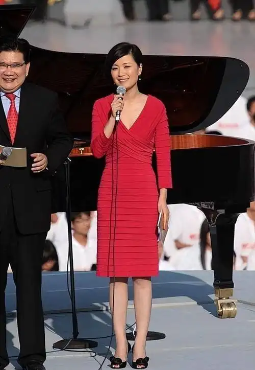 其实在我国古代就有"拍马屁"一词,意思是指用来赞美和奉承他人的话.