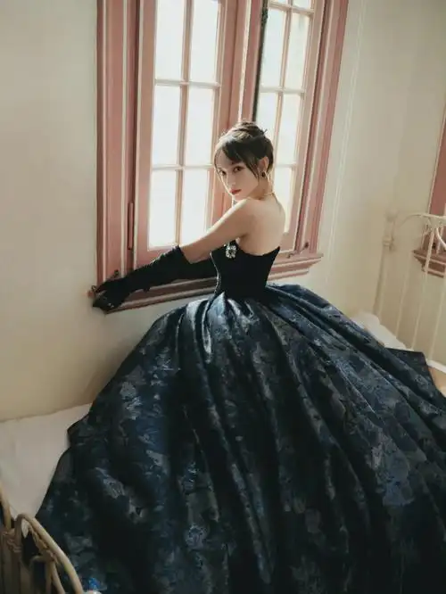 emo了老公不让我选这款婚纱