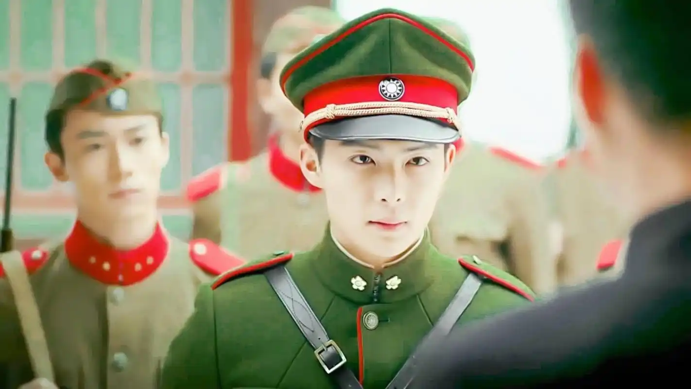 原创张铭恩最帅的一个角色一身军装温文儒雅和徐璐很般配