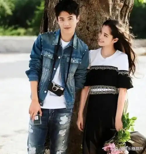 事实证明节目上叫陈伟霆爸爸的欧阳娜娜在丢人这条路越走越远