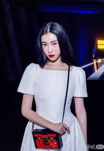 曾经的豆瓣女神公开出柜对方是清华的女学霸