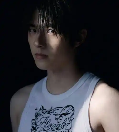 刘昊然"野性"中分短碎发_头发_生活_发型