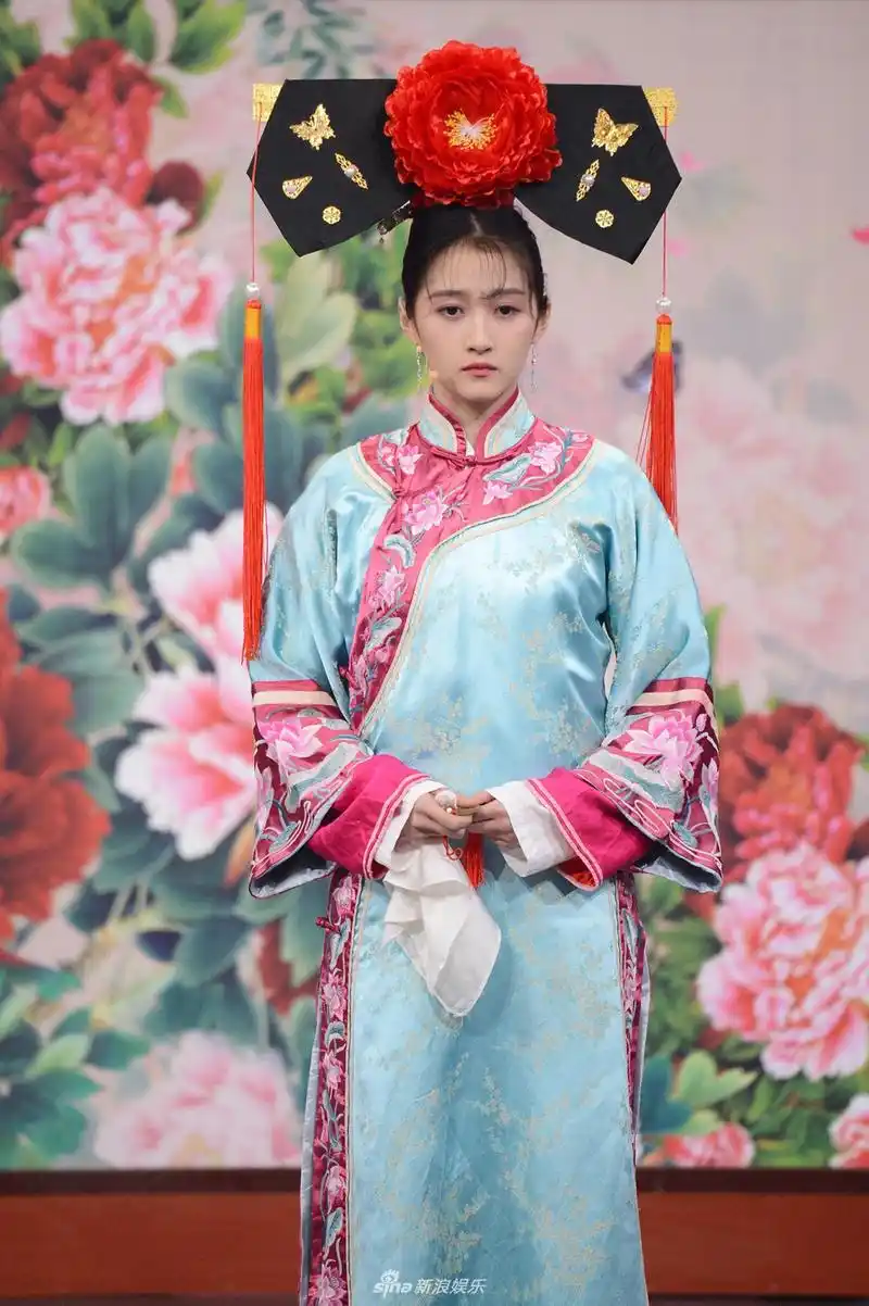 组图:《王牌》关晓彤变"小燕子"贵气甜美灵动俏皮