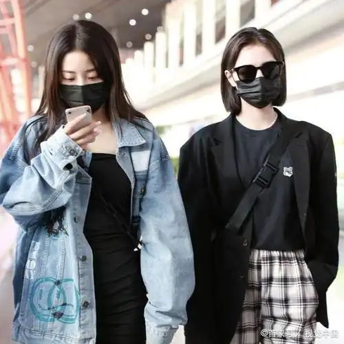 养眼!许佳琪架黑超变女霸总 机场偶遇喻言同行显姐妹情