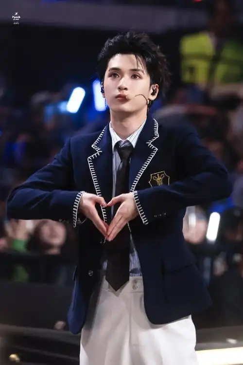 严浩翔叁重楼暨出道四周年演唱会