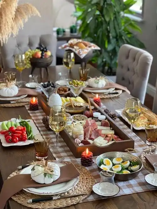 精致女人的餐桌布置将浪漫玩的淋漓尽致