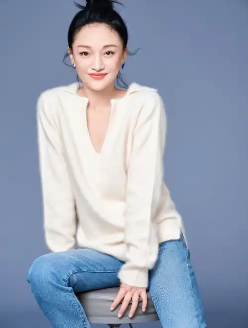 "三金影后"周迅,年轻时清纯动人,为何至今孤身一人?