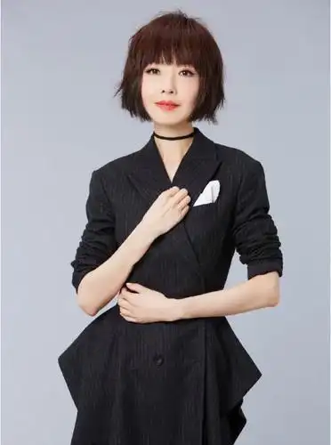 不要再瘦了鲁豫终于长肉但腿还是这么细50岁却还少女感十足