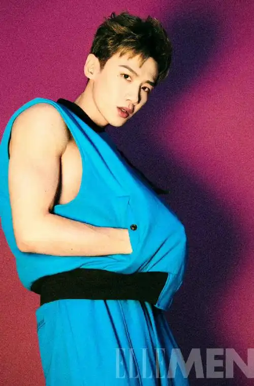 白敬亭露腹肌封面##白敬亭腹肌封面