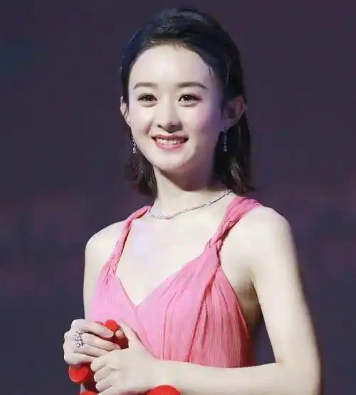 结果随后还是官宣,再比如说怀孕一事,赵丽颖还用劈叉证明自己,结果