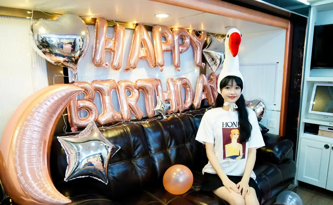 孙怡 周末福利来咯[给你小心心]boss@孙怡 生日美图来袭,快来告诉