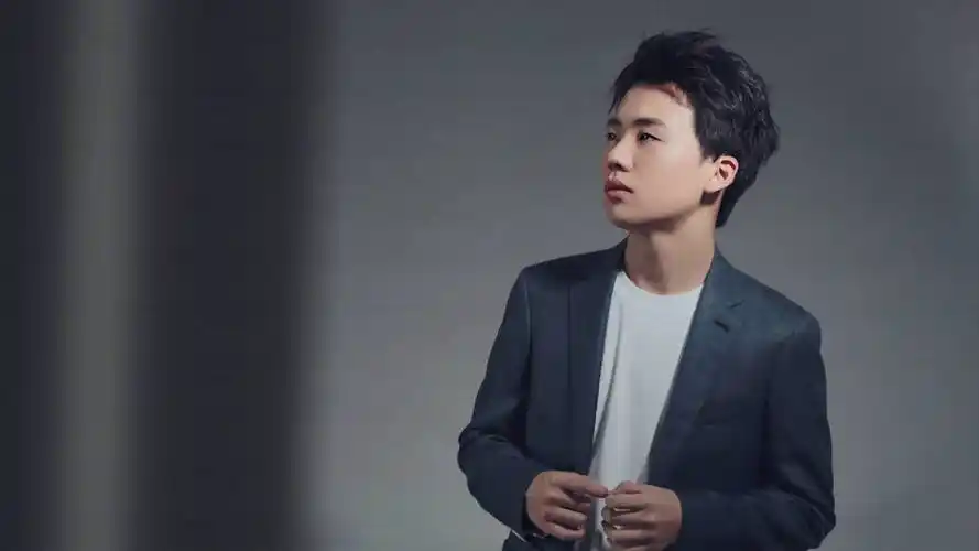 孟鹤堂的八字(郭麒麟生日,搭档阎鹤祥回忆往昔,与郭麒麟一起走过的第