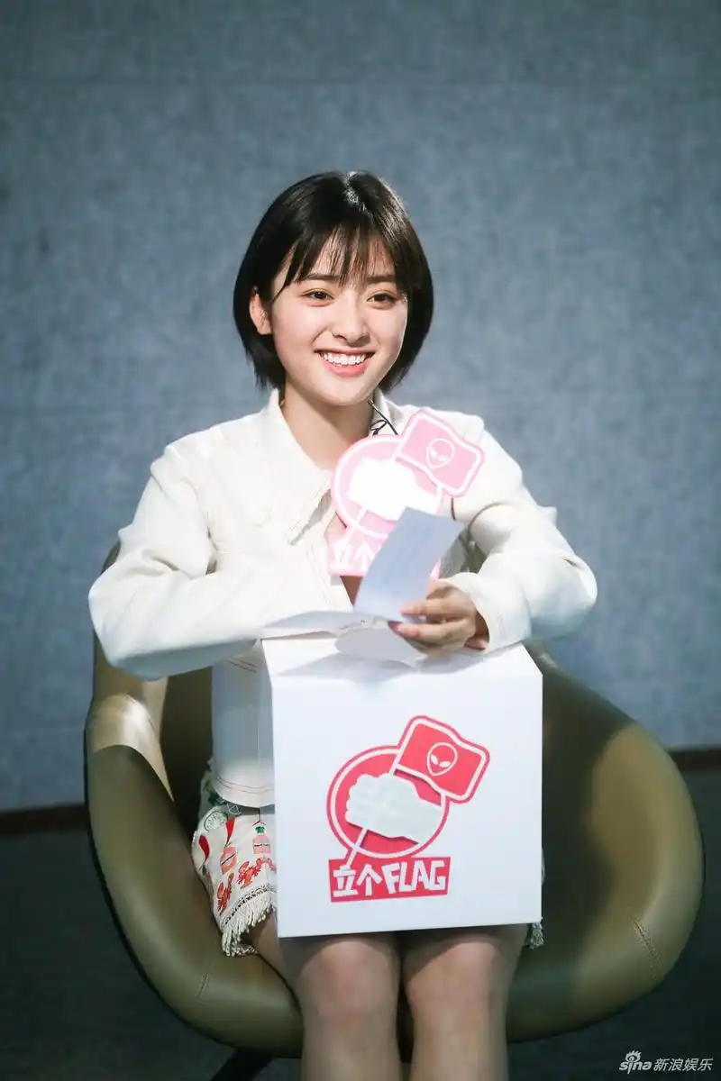 组图:沈月短发少女写真 元气满满颜值高_高清图集_新浪网