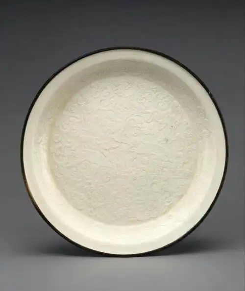 纽约大都会艺术博物馆藏金代时期中国定窑瓷器