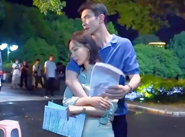 和高伟光上演人工呼吸,网友直呼辣眼睛|蒋雯丽|实力派演员_网易订阅