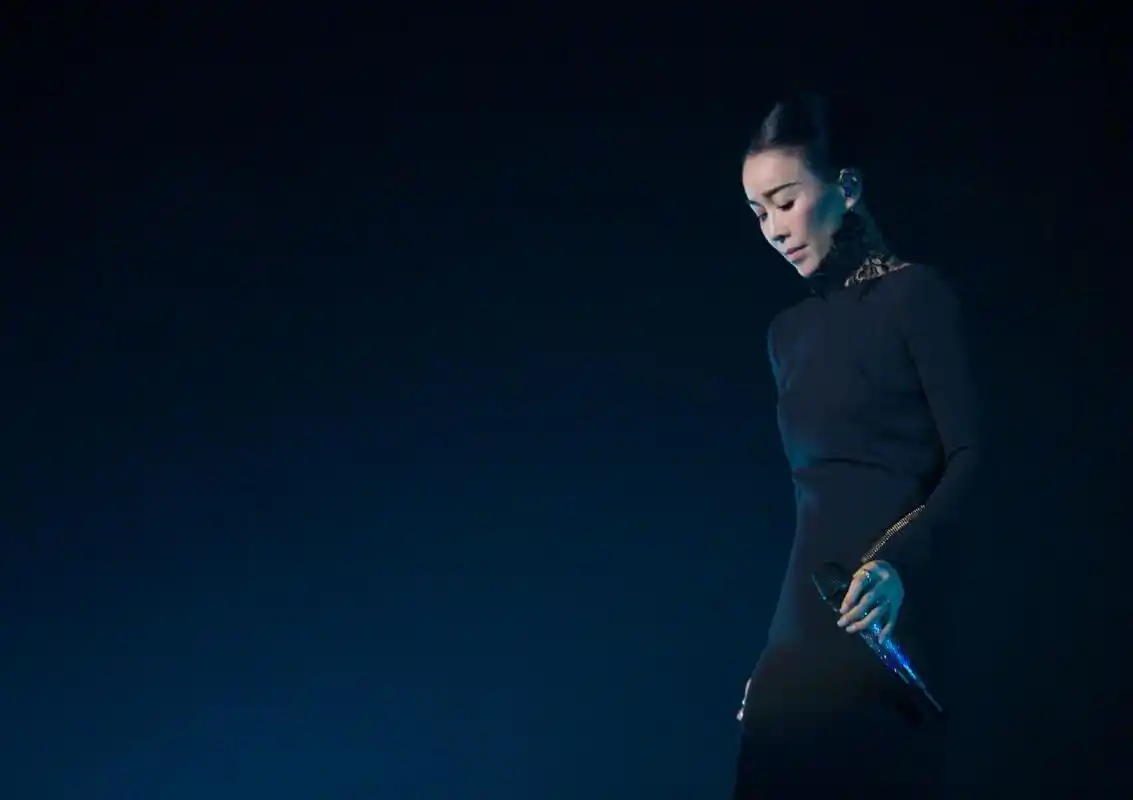 浪姐2:成团夜槽点多,那英被疑假唱,龚俊低调,她的表现遭反感