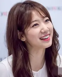 韩式中分八字刘海怎么分发际线