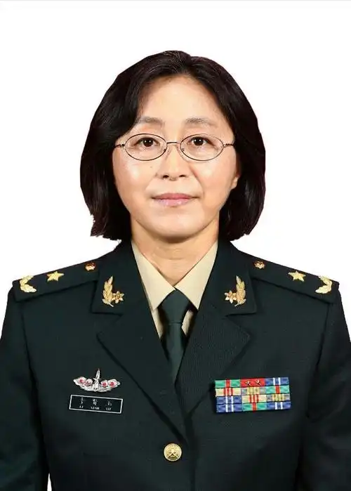 中国剑网之母李贤玉1人顶7个导弹旅让中国导弹弹无虚发