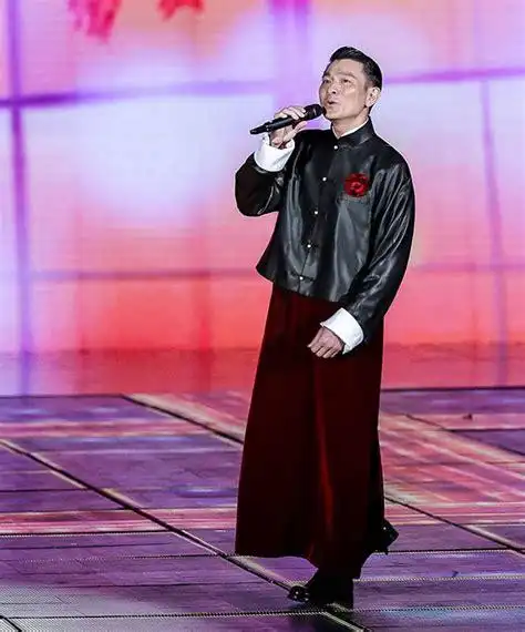 春晚刘德华亮相90秒拍摄20多小时94年春晚刘德华视频