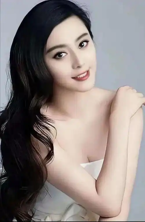 范冰冰,1981年9月16日出生于山东青岛,华语影视女演员,制片人,歌手