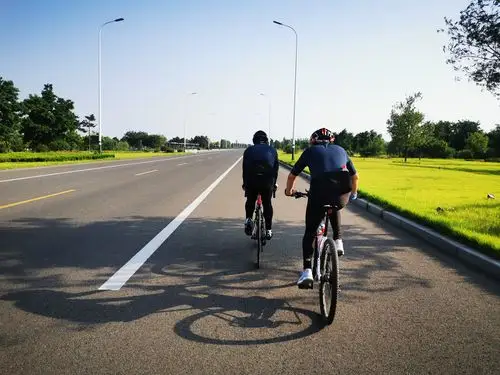 我爱骑行,胶印机,背影