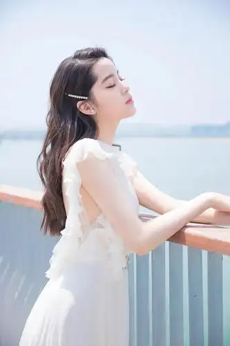 欧阳娜娜写真美照欣赏!