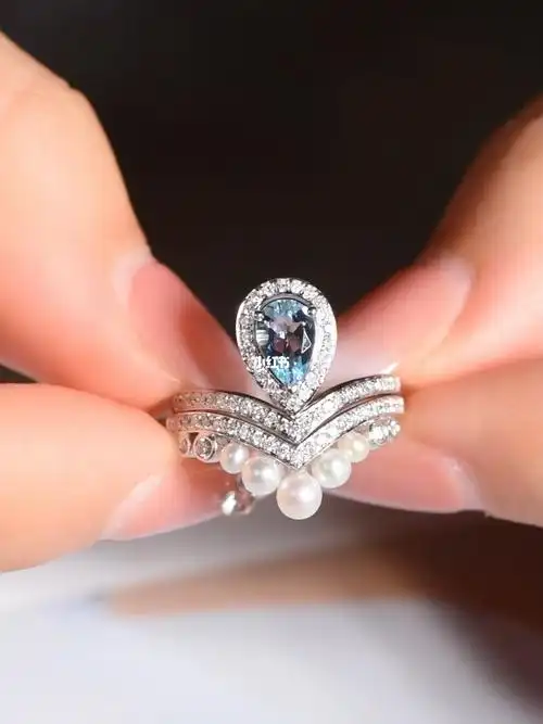 经典款戒指丨一直火了很多年的海蓝宝珍珠戒